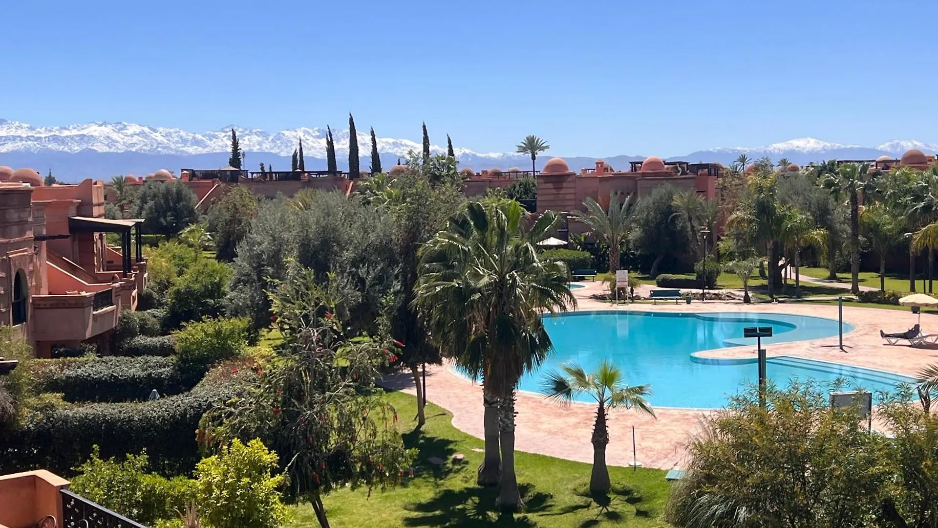 Your Getaway Oasis In The Lush Resort Marakéš